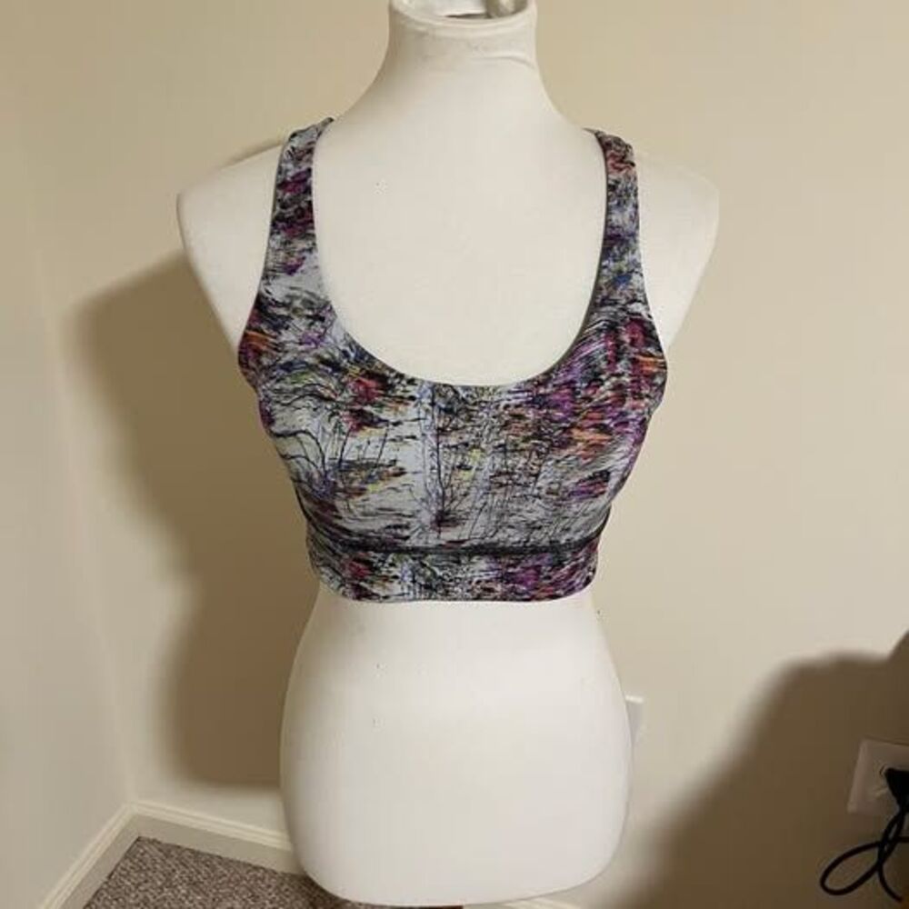 Lululemon Sports Bra Size 8 Criss Cross Back